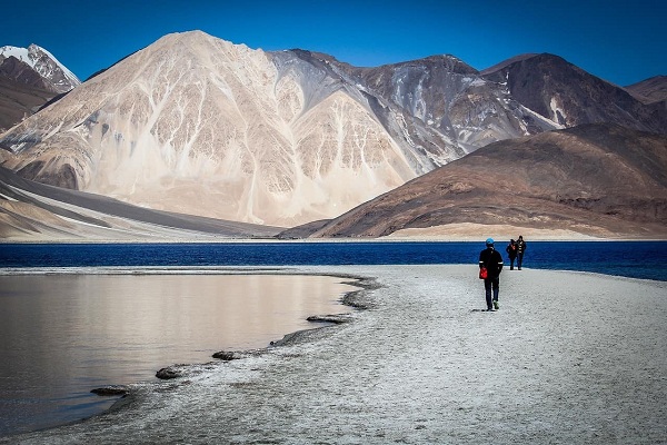 manali to leh cabs